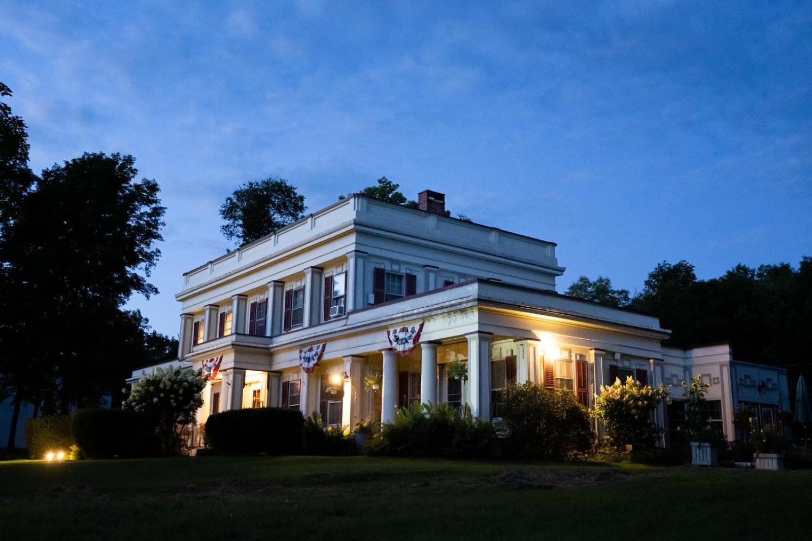 Arlington Inn & Spa 외부 사진